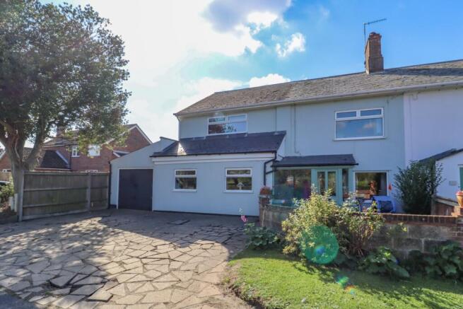 4 bed property, in Cranmer Cottages, £390,000