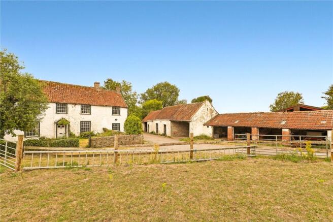 5 bed property, in Cadbury Farm Road, £650,000