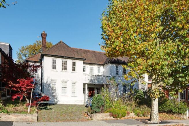 5 bed property, in Beechwood Avenue, £1,750,000