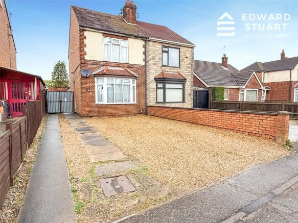 2 bed property, in Welland Road, £210,000