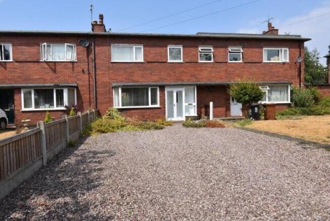 4 bed property, in 27 Moorhouse Avenue, £130,000