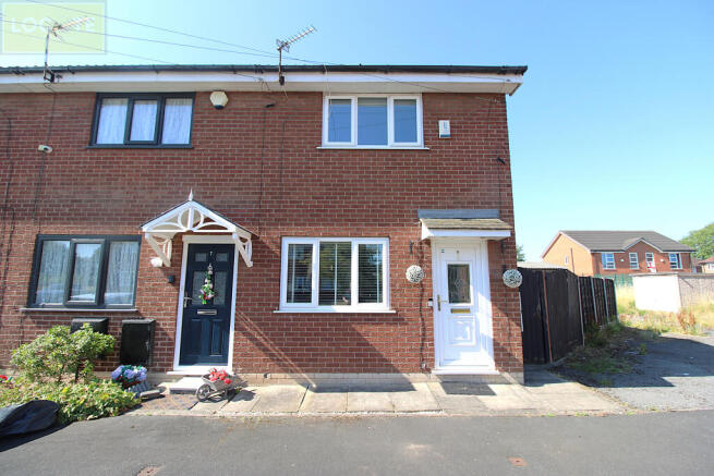 2 bed property, in Marbury Close, £290,000