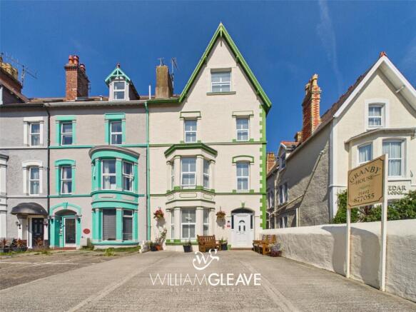 8 bed property, in Deganwy Avenue, £390,000