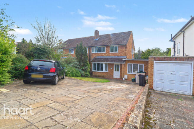 4 bed property, in Charterhouse Road, £725,000