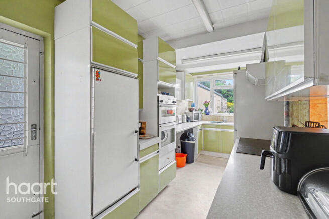 3 bed property, in Chase Way, £700,000