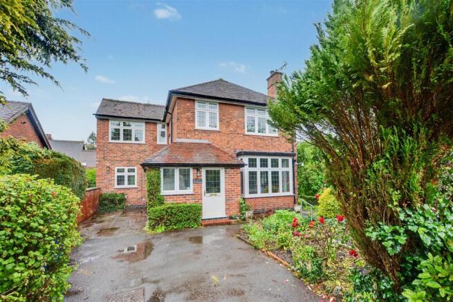 4 bed property, in School Lane, £495,000