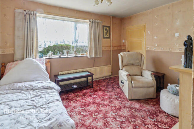 3 bed property, in Lavender Close, £85,000