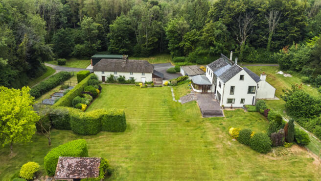4 bed property, in Winterborne Kingston, £1,550,000