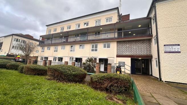 2 bed property, in Sandalwood Road, £190,000