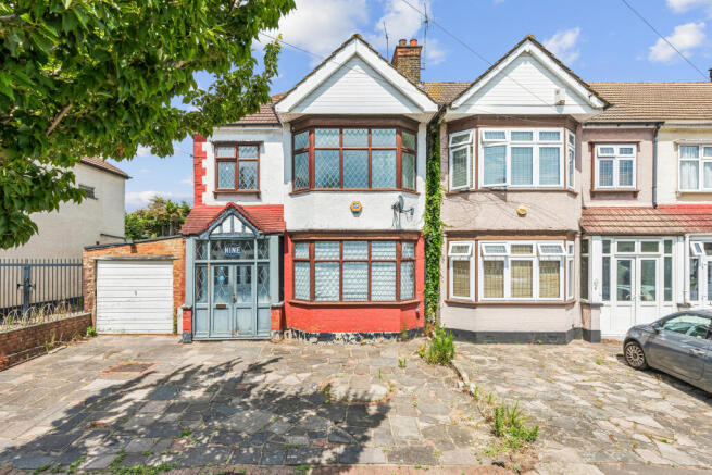 3 bed property, in Headley Drive, £600,000