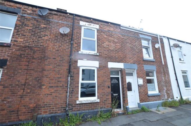2 bed property, in Brackley Street, £80,000