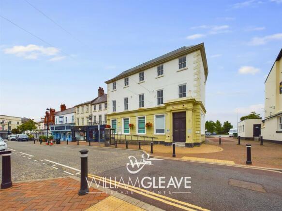6 bed property, in High Street, £250,000