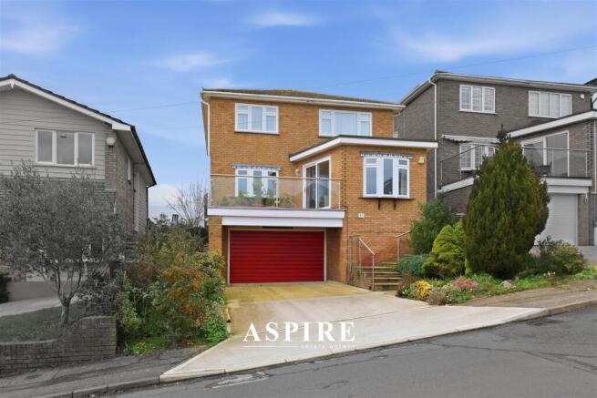 4 bed property, in Hill Road, £625,000