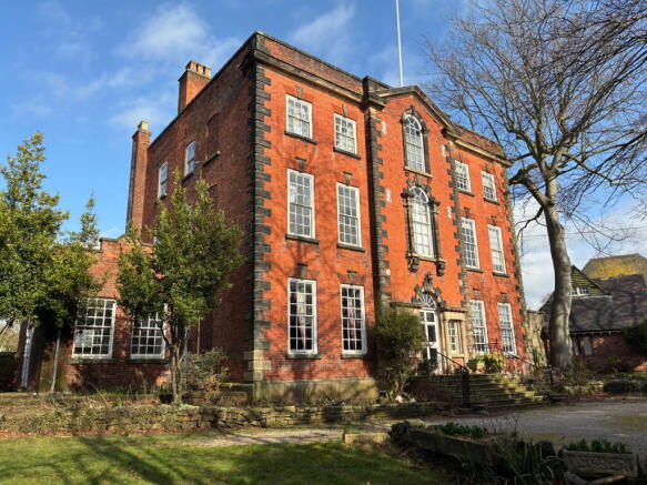 12 bed property, in The Homestead, £995,000