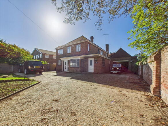4 bed property, in Station Road, £650,000