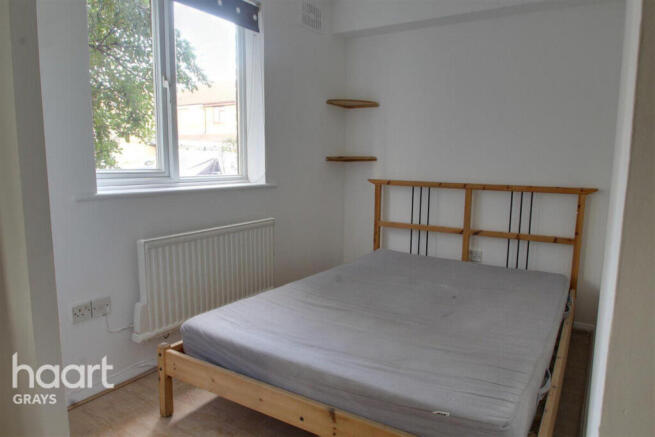 1 bed property, in Parsonage Road, £140,000