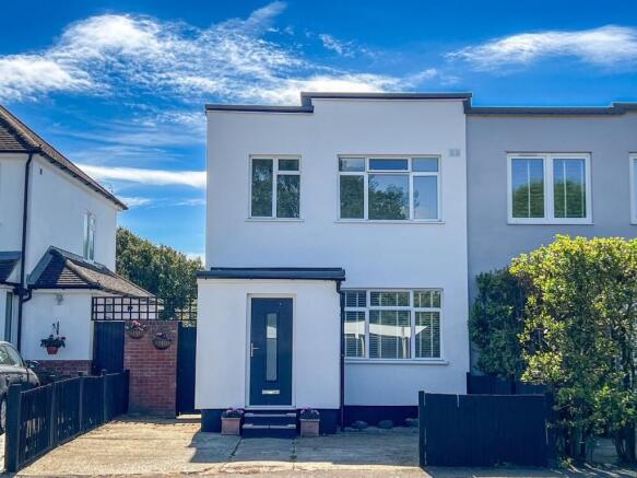 3 bed property, in Walton Road, £459,950