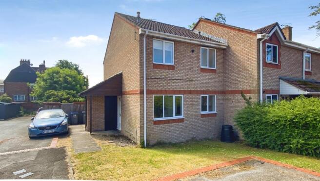 1 bed property, in Seymour Court, £130,000