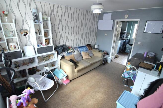 2 bed property, in Kingsgate, £80,000
