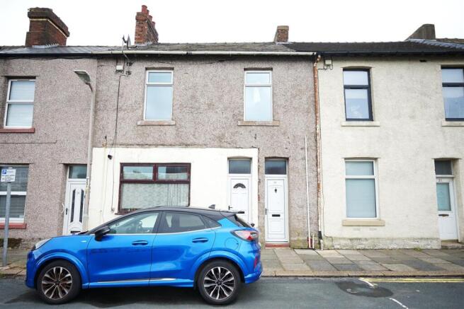 2 bed property, in Ferry Road, £50,000