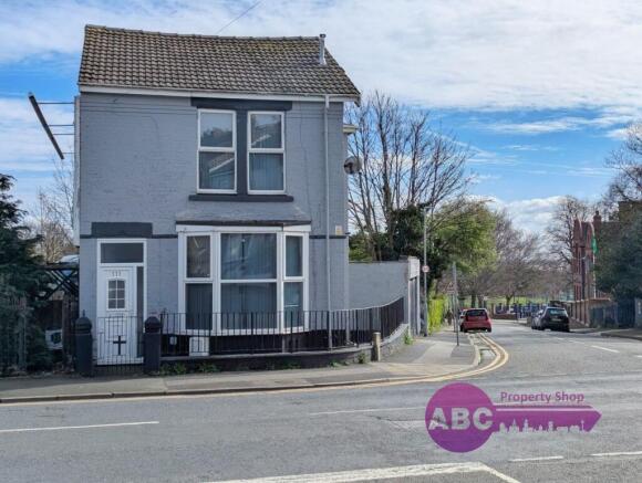 6 bed property, in Church Road, £250,000