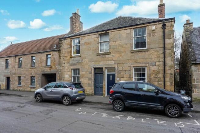 2 bed property, in Kirkgate, £115,000