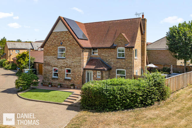 4 bed property, in Daniel Thomas | Heather Gardens, £1,100,000