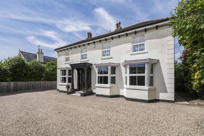 4 bed property, in Park Road, £1,250,000