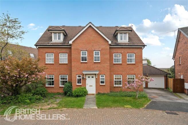 6 bed property, in Naylor Crescent, £500,000