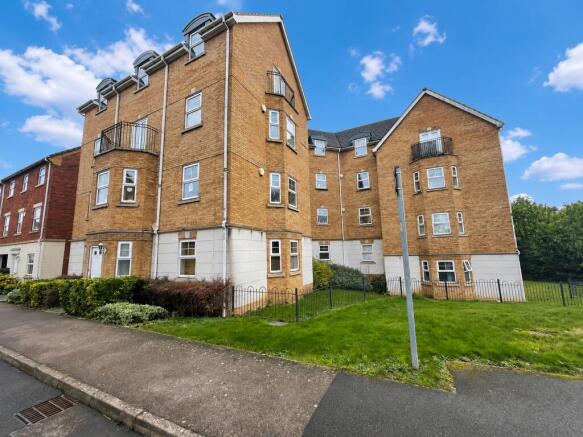 2 bed property, in Morning Star Road, £135,000
