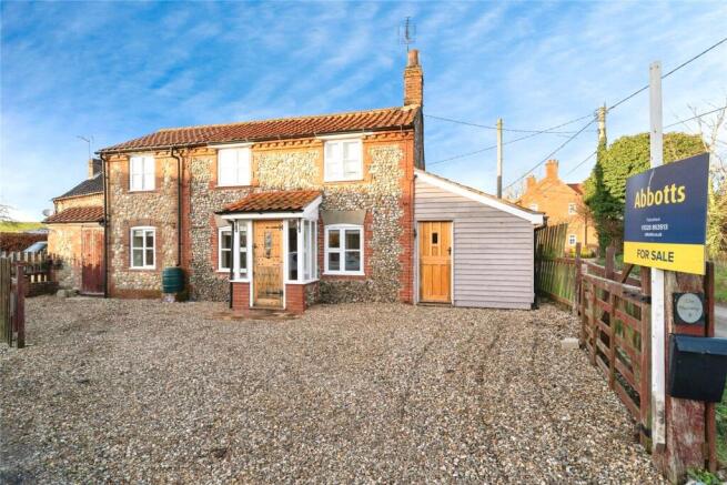 2 bed property, in The Street, £200,000
