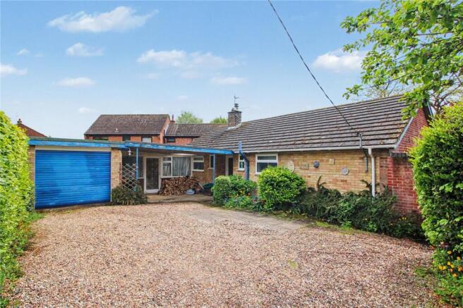 4 bed property, in Upgate, £425,000