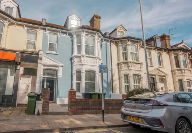 8 bed property, in 7 Festing Road, £680,000