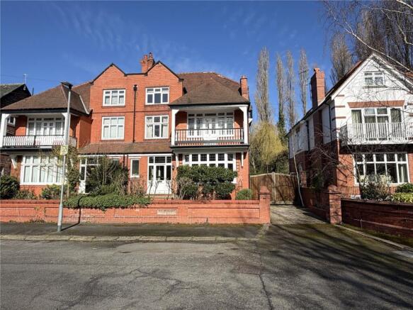 5 bed property, in Old Broadway, £1,300,000
