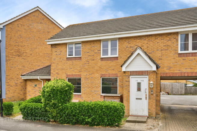 1 bed property, in Snowberry Road, £90,000