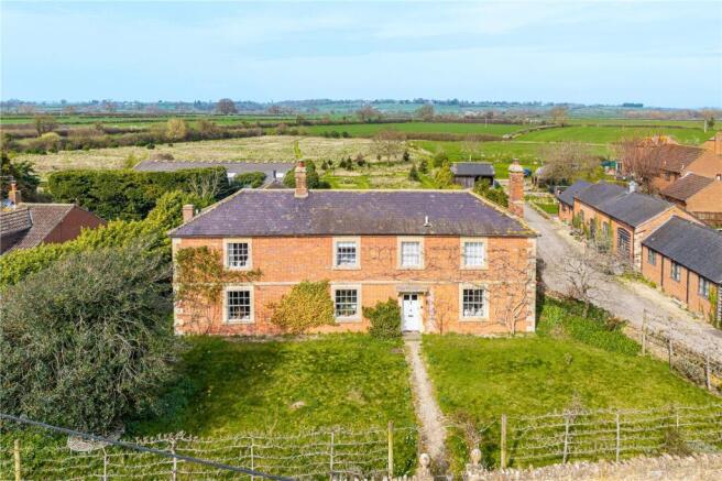 4 bed property, in High Street, £1,450,000