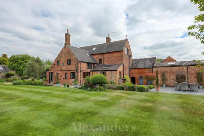 5 bed property, in Shackerstone Walk, £1,050,000