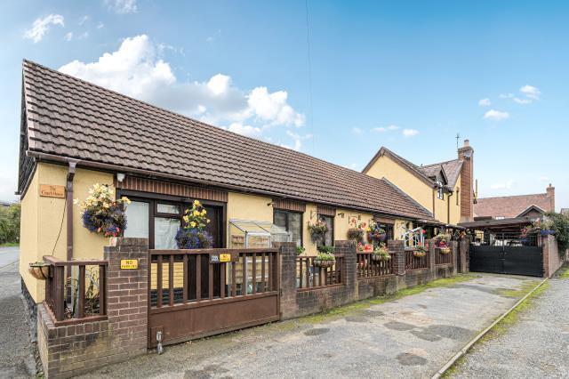 3 bed property, in Bucknell, £425,000