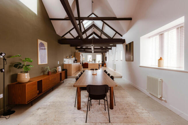 5 bed property, in The Old Dairy Barn, £1,200,000