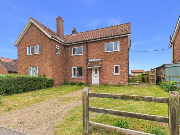 3 bed property, in Norman Drive, £195,000