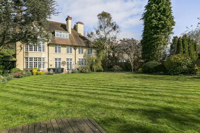 6 bed property, in Alcocks Lane, £1,900,000