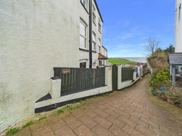 4 bed property, in Portland Street, £240,000