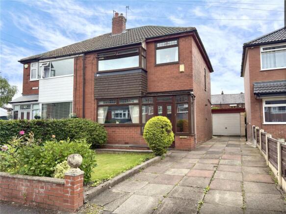 3 bed property, in Spring Close, £235,000