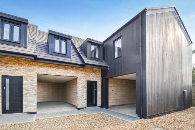 4 bed property, in Chapel Road, £360,000