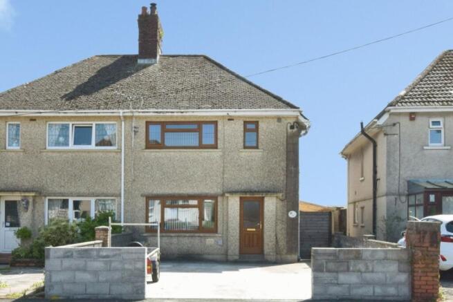 3 bed property, in Tyrisha Road, £189,950