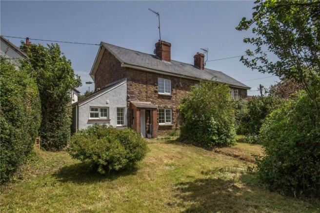 2 bed property, in Penstone, £200,000
