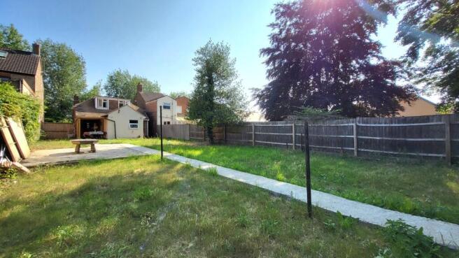 4 bed property, in Peterborough Road, £270,000
