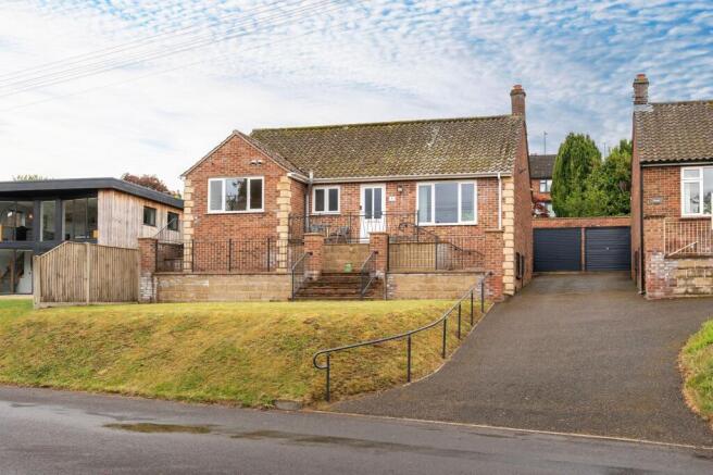 2 bed property, in Hellesdon Road, £300,000