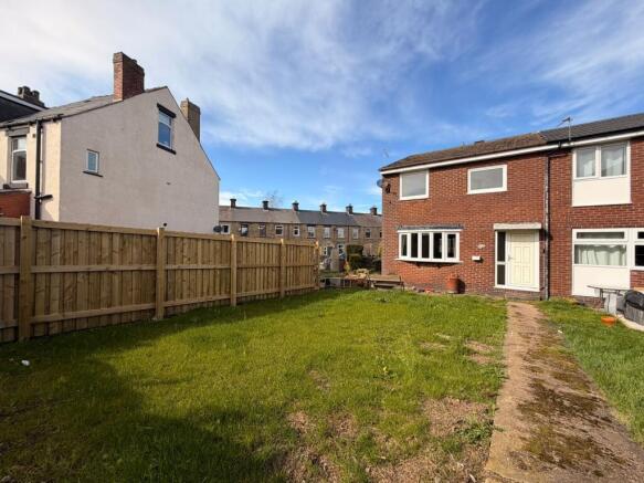 3 bed property, in Berrywell Avenue, £160,000