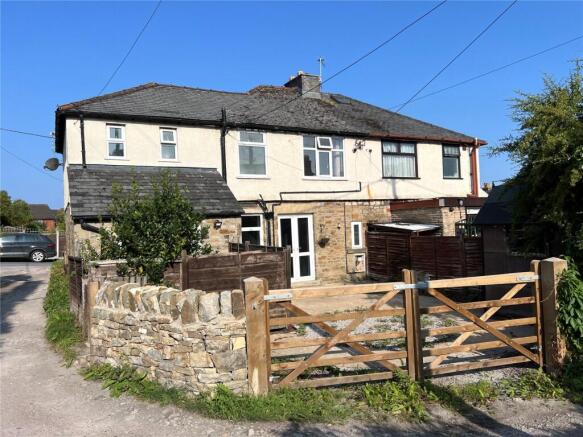 4 bed property, in Meadowside, £280,000